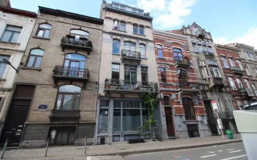 Appartement à vendre  2 chambres 85 m², 275000 €