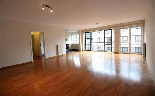 Appartement à louer  2 chambres 137 m², 1675 €