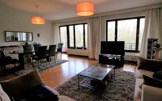 Appartement à louer 3 chambres 124 m², 2200 €