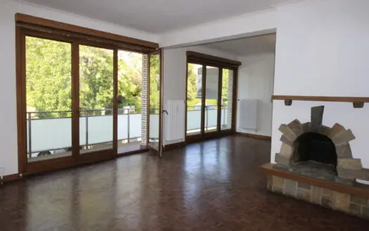 Appartement à louer  3 chambres 145 m², 1750 €