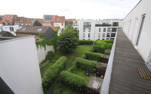 Appartement à vendre  2 chambres 77 m², 299500 €